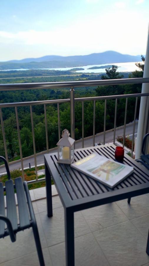 Cozy Apartments With Pool And Splendid Seaview Kavac ภายนอก รูปภาพ