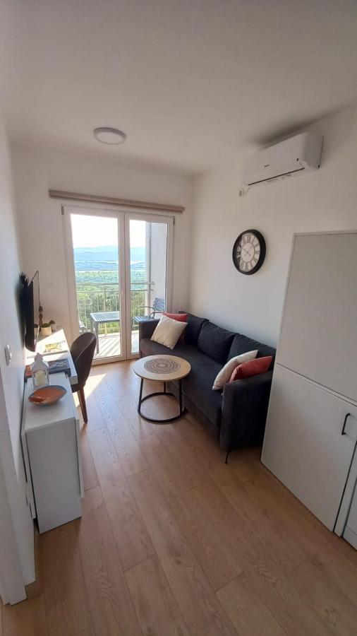 Cozy Apartments With Pool And Splendid Seaview Kavac ภายนอก รูปภาพ
